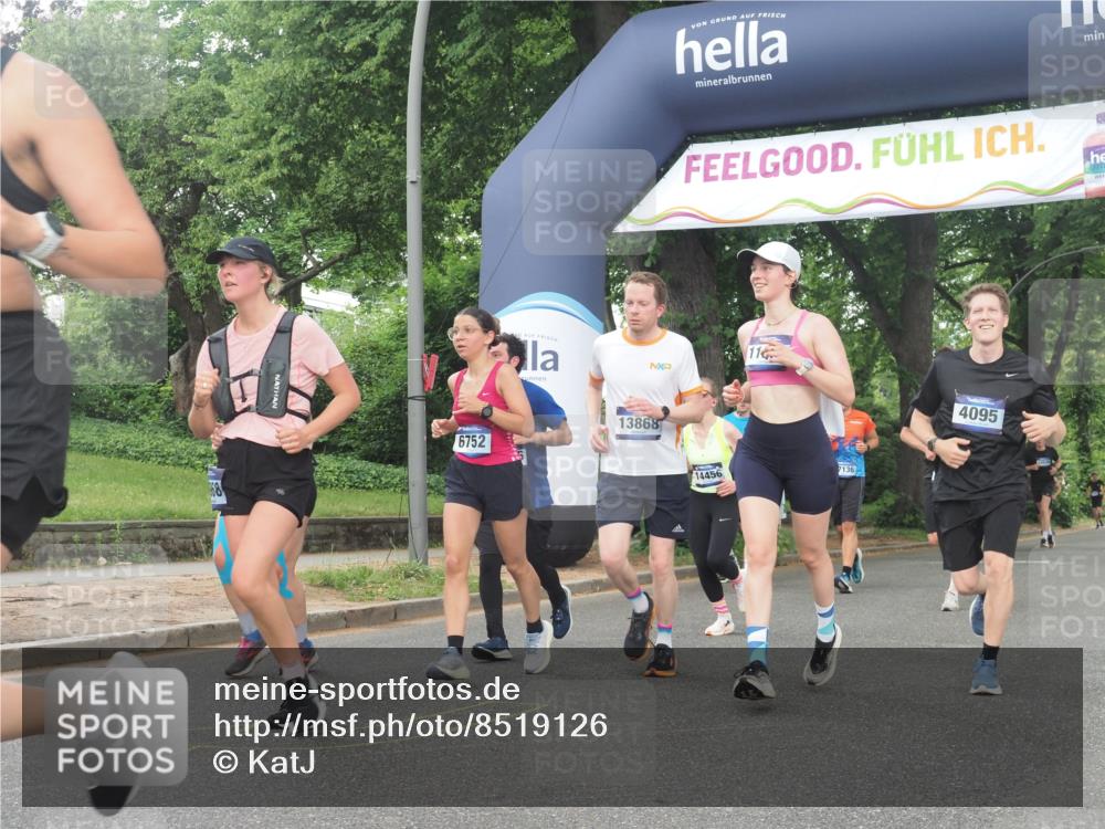 29.06.2025 - hella hamburg halbmarathon KatJ http://msf.ph/oto/8519126 29.06.2025 10:48:57 Zwischen KM18-KM19 1674, 4095, 6674, 6752, 8045, 8478 meine-sportfotos.de