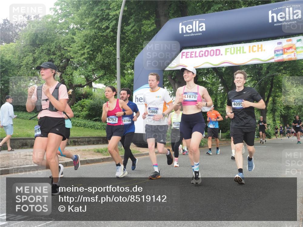 29.06.2025 - hella hamburg halbmarathon KatJ http://msf.ph/oto/8519142 29.06.2025 10:48:57 Zwischen KM18-KM19 1674, 4095, 6674, 6752, 8045, 8478 meine-sportfotos.de