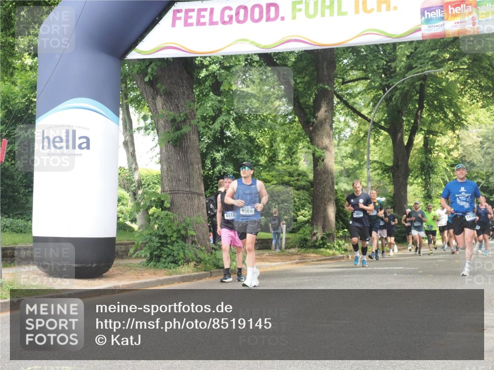 29.06.2025 - hella hamburg halbmarathon KatJ http://msf.ph/oto/8519145 29.06.2025 10:58:47 Zwischen KM18-KM19 3939 meine-sportfotos.de