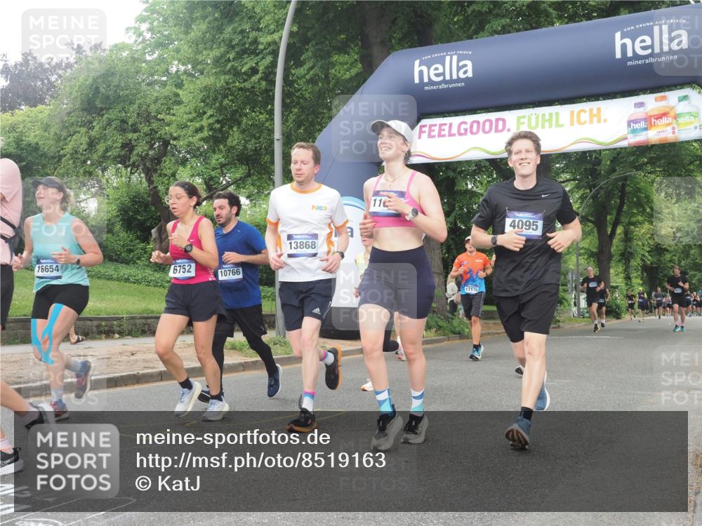 29.06.2025 - hella hamburg halbmarathon KatJ http://msf.ph/oto/8519163 29.06.2025 10:48:57 Zwischen KM18-KM19 1674, 4095, 6674, 6752, 8045, 8478 meine-sportfotos.de