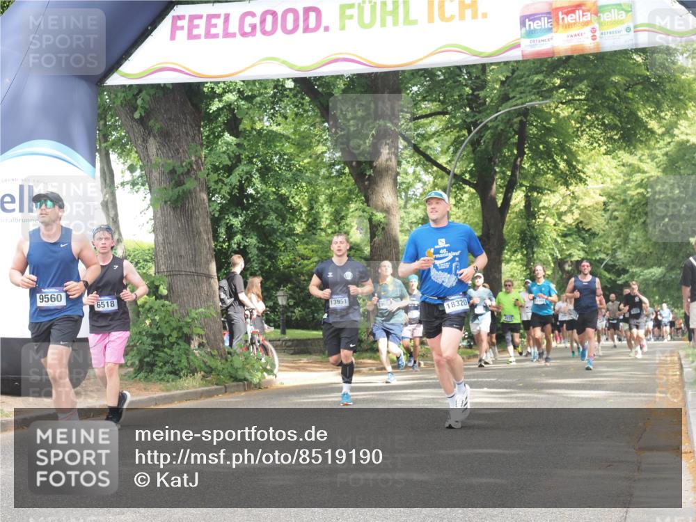 29.06.2025 - hella hamburg halbmarathon KatJ http://msf.ph/oto/8519190 29.06.2025 10:58:49 Zwischen KM18-KM19 6518 meine-sportfotos.de