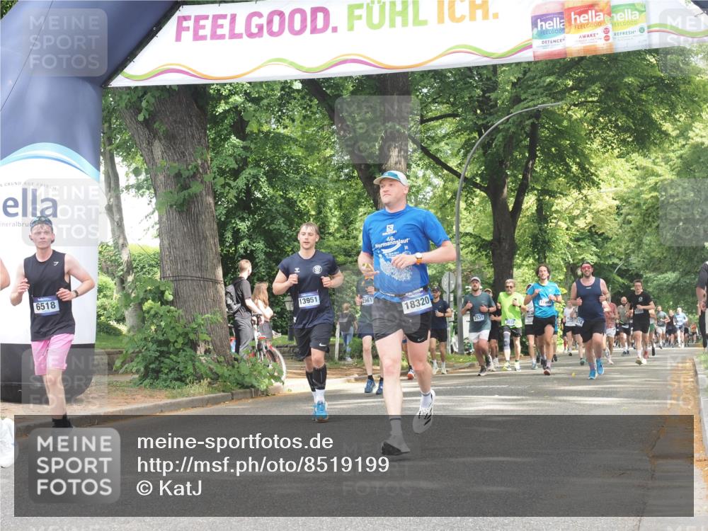 29.06.2025 - hella hamburg halbmarathon KatJ http://msf.ph/oto/8519199 29.06.2025 10:58:49 Zwischen KM18-KM19 6518 meine-sportfotos.de