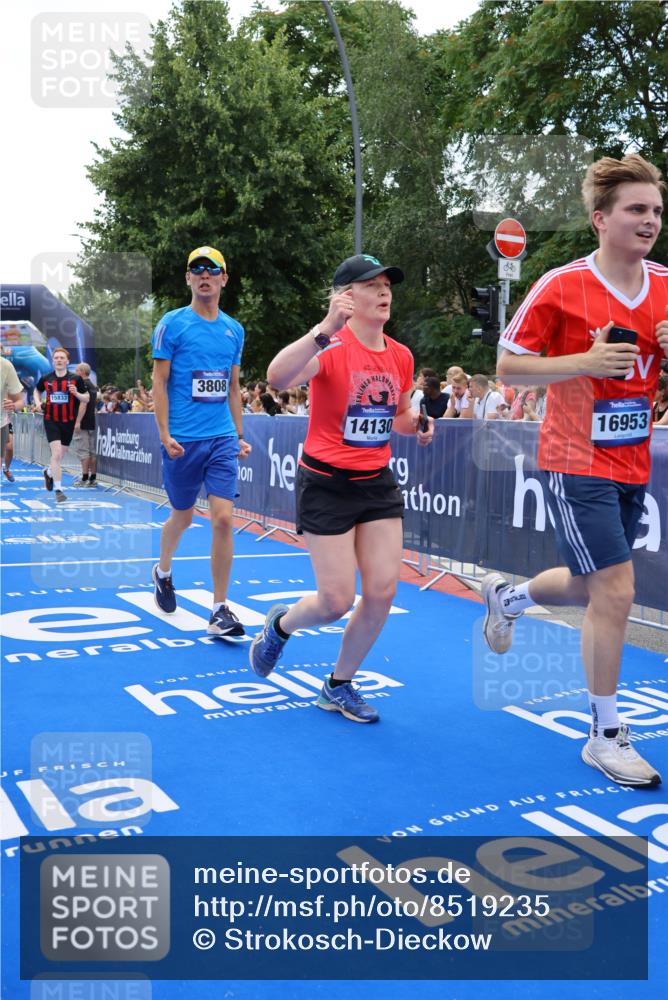 29.06.2025 - hella hamburg halbmarathon Strokosch-Dieckow http://msf.ph/oto/8519235 29.06.2025 11:46:10 Ziel 1230, 2113, 2552, 2858, 2974, 3242, 3808, 6124, 6161, 7108, 7513, 8615, 10123, 10230, 10322, 11816, 11817, 13442, 13456, 14043, 14130, 15380, 15588, 15732, 15833, 15876, 16953, 18482, 19168 meine-sportfotos.de