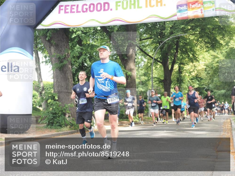 29.06.2025 - hella hamburg halbmarathon KatJ http://msf.ph/oto/8519248 29.06.2025 10:58:50 Zwischen KM18-KM19 6518 meine-sportfotos.de