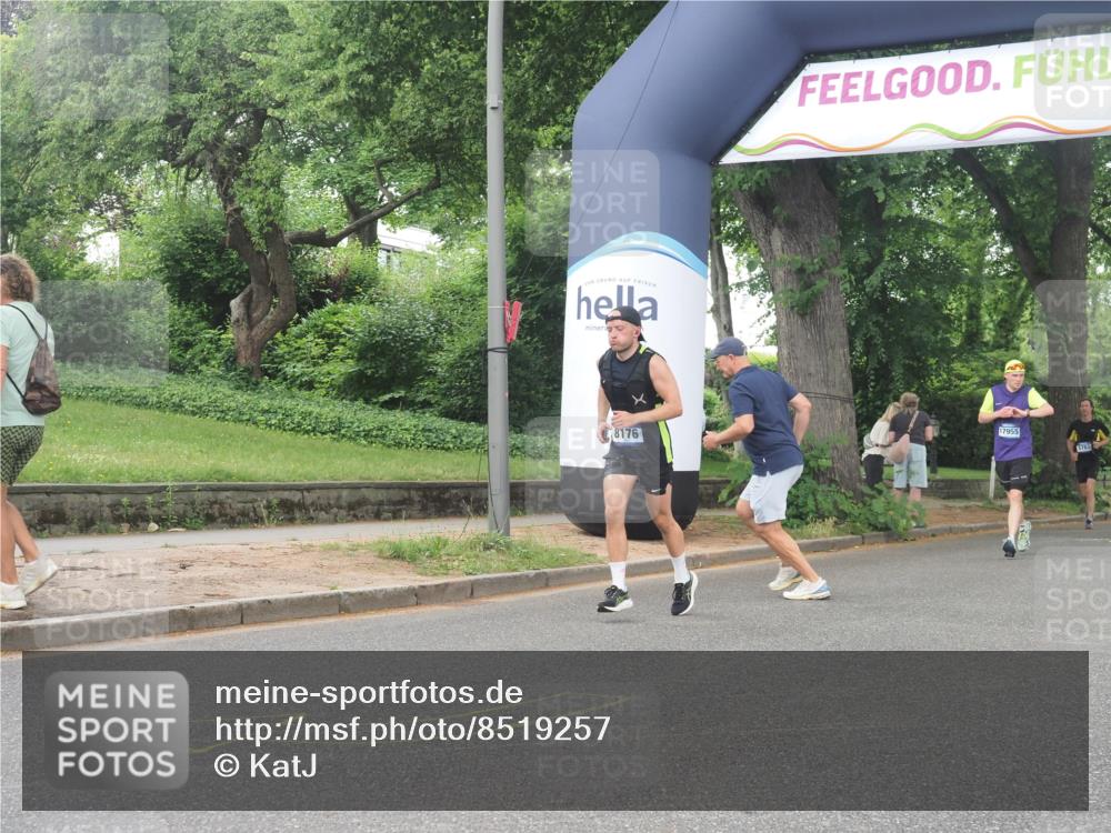 29.06.2025 - hella hamburg halbmarathon KatJ http://msf.ph/oto/8519257 29.06.2025 10:49:06 Zwischen KM18-KM19 6631, 8176 meine-sportfotos.de