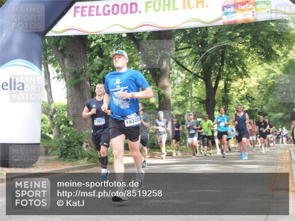 29.06.2025 - hella hamburg halbmarathon KatJ http://msf.ph/oto/8519258 29.06.2025 10:58:50 Zwischen KM18-KM19 6518 meine-sportfotos.de