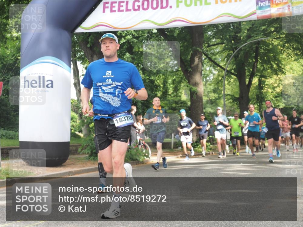 29.06.2025 - hella hamburg halbmarathon KatJ http://msf.ph/oto/8519272 29.06.2025 10:58:50 Zwischen KM18-KM19 6518 meine-sportfotos.de