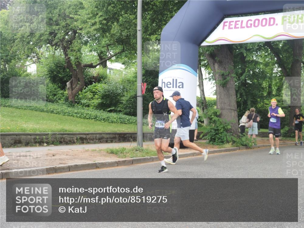 29.06.2025 - hella hamburg halbmarathon KatJ http://msf.ph/oto/8519275 29.06.2025 10:49:06 Zwischen KM18-KM19 6631, 8176 meine-sportfotos.de