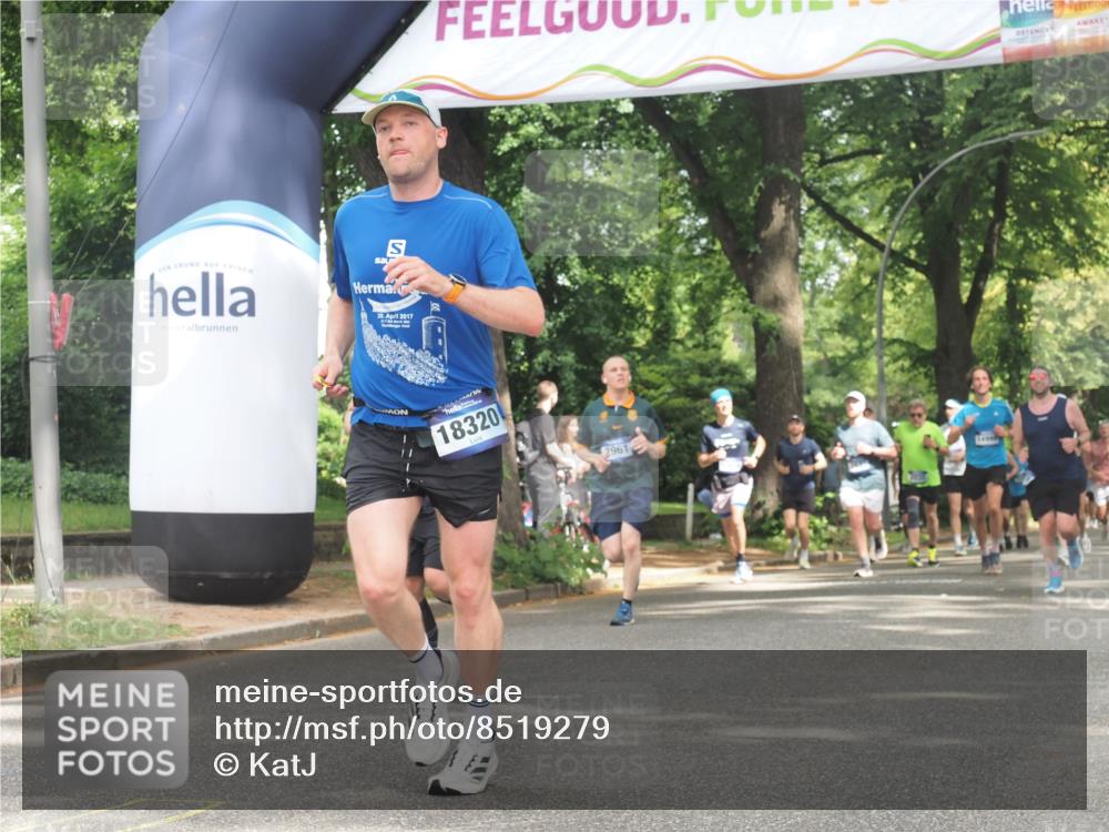 29.06.2025 - hella hamburg halbmarathon KatJ http://msf.ph/oto/8519279 29.06.2025 10:58:51 Zwischen KM18-KM19 6518 meine-sportfotos.de