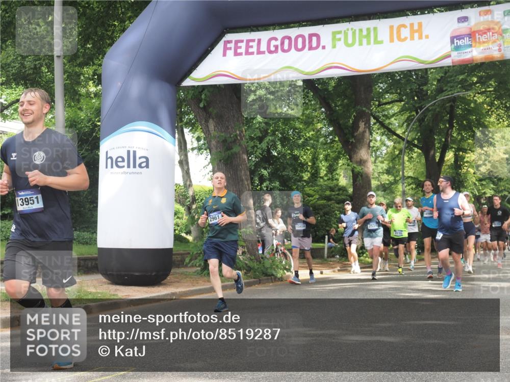 29.06.2025 - hella hamburg halbmarathon KatJ http://msf.ph/oto/8519287 29.06.2025 10:58:52 Zwischen KM18-KM19 2961, 6518, 8274 meine-sportfotos.de