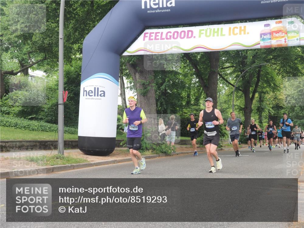 29.06.2025 - hella hamburg halbmarathon KatJ http://msf.ph/oto/8519293 29.06.2025 10:49:08 Zwischen KM18-KM19 6631, 8176 meine-sportfotos.de