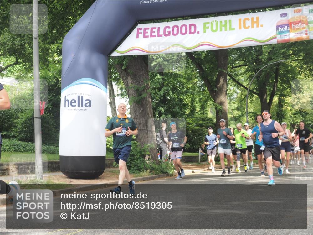 29.06.2025 - hella hamburg halbmarathon KatJ http://msf.ph/oto/8519305 29.06.2025 10:58:52 Zwischen KM18-KM19 2961, 6518, 8274 meine-sportfotos.de