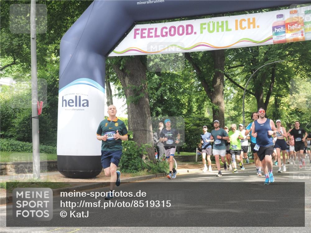 29.06.2025 - hella hamburg halbmarathon KatJ http://msf.ph/oto/8519315 29.06.2025 10:58:52 Zwischen KM18-KM19 2961, 6518, 8274 meine-sportfotos.de