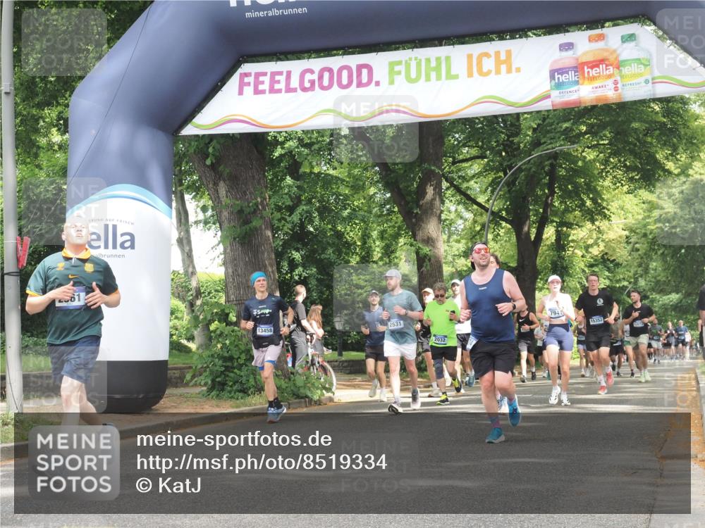 29.06.2025 - hella hamburg halbmarathon KatJ http://msf.ph/oto/8519334 29.06.2025 10:58:53 Zwischen KM18-KM19 2032, 2961, 6518, 8274 meine-sportfotos.de