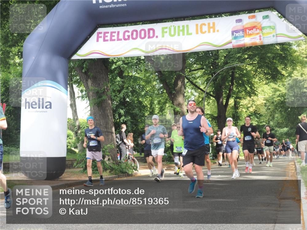 29.06.2025 - hella hamburg halbmarathon KatJ http://msf.ph/oto/8519365 29.06.2025 10:58:53 Zwischen KM18-KM19 2032, 2961, 6518, 8274 meine-sportfotos.de