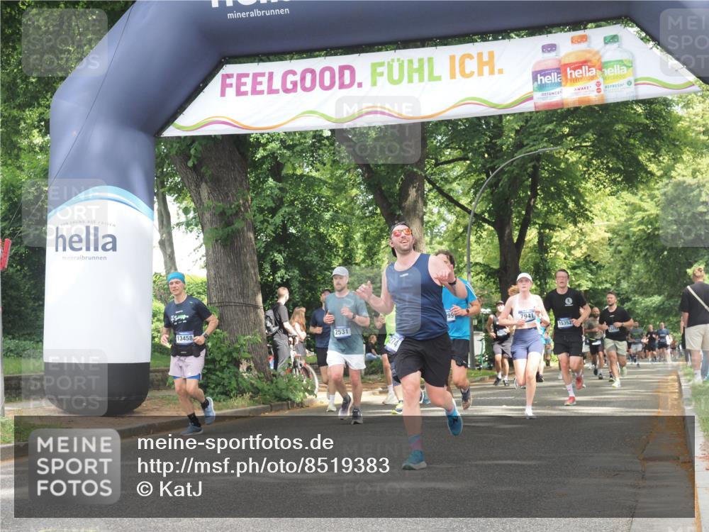 29.06.2025 - hella hamburg halbmarathon KatJ http://msf.ph/oto/8519383 29.06.2025 10:58:53 Zwischen KM18-KM19 2032, 2961, 6518, 8274 meine-sportfotos.de