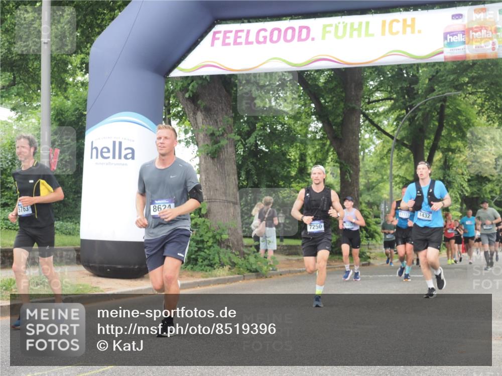 29.06.2025 - hella hamburg halbmarathon KatJ http://msf.ph/oto/8519396 29.06.2025 10:49:12 Zwischen KM18-KM19 1432, 5763, 7250, 8176, 8624 meine-sportfotos.de