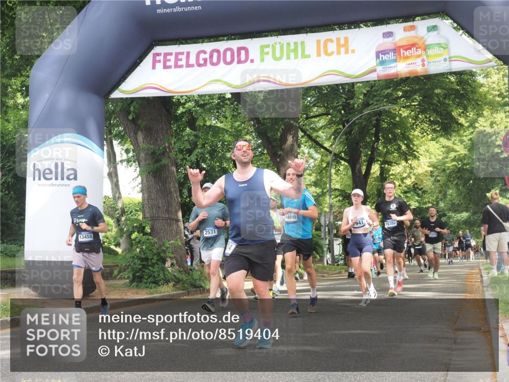 29.06.2025 - hella hamburg halbmarathon KatJ http://msf.ph/oto/8519404 29.06.2025 10:58:54 Zwischen KM18-KM19 2032, 2531, 2961, 6518, 7941, 8274 meine-sportfotos.de