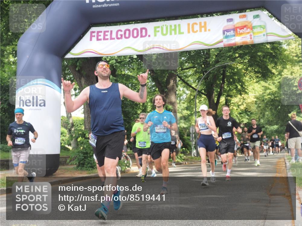 29.06.2025 - hella hamburg halbmarathon KatJ http://msf.ph/oto/8519441 29.06.2025 10:58:54 Zwischen KM18-KM19 2032, 2531, 2961, 6518, 7941, 8274 meine-sportfotos.de