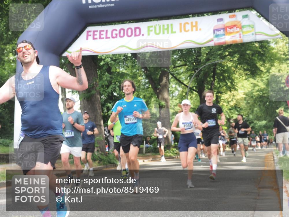 29.06.2025 - hella hamburg halbmarathon KatJ http://msf.ph/oto/8519469 29.06.2025 10:58:55 Zwischen KM18-KM19 2032, 2531, 2961, 6518, 7941, 8274 meine-sportfotos.de