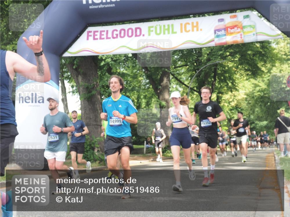 29.06.2025 - hella hamburg halbmarathon KatJ http://msf.ph/oto/8519486 29.06.2025 10:58:55 Zwischen KM18-KM19 2032, 2531, 2961, 6518, 7941, 8274 meine-sportfotos.de