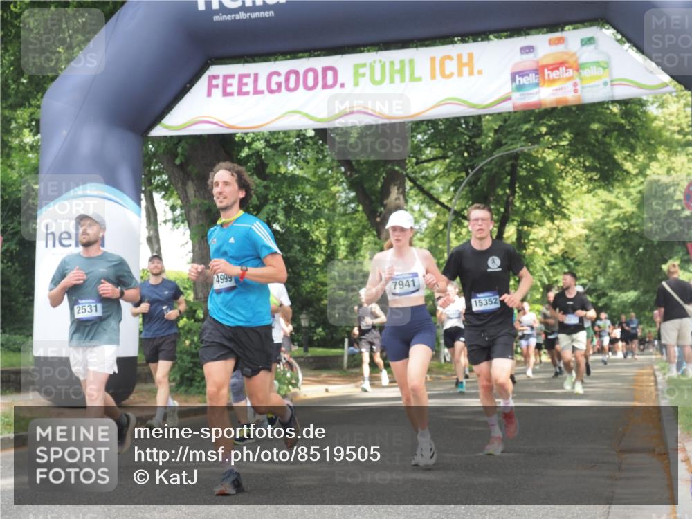 29.06.2025 - hella hamburg halbmarathon KatJ http://msf.ph/oto/8519505 29.06.2025 10:58:55 Zwischen KM18-KM19 2032, 2531, 2961, 6518, 7941, 8274 meine-sportfotos.de