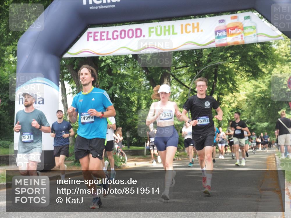 29.06.2025 - hella hamburg halbmarathon KatJ http://msf.ph/oto/8519514 29.06.2025 10:58:55 Zwischen KM18-KM19 2032, 2531, 2961, 6518, 7941, 8274 meine-sportfotos.de