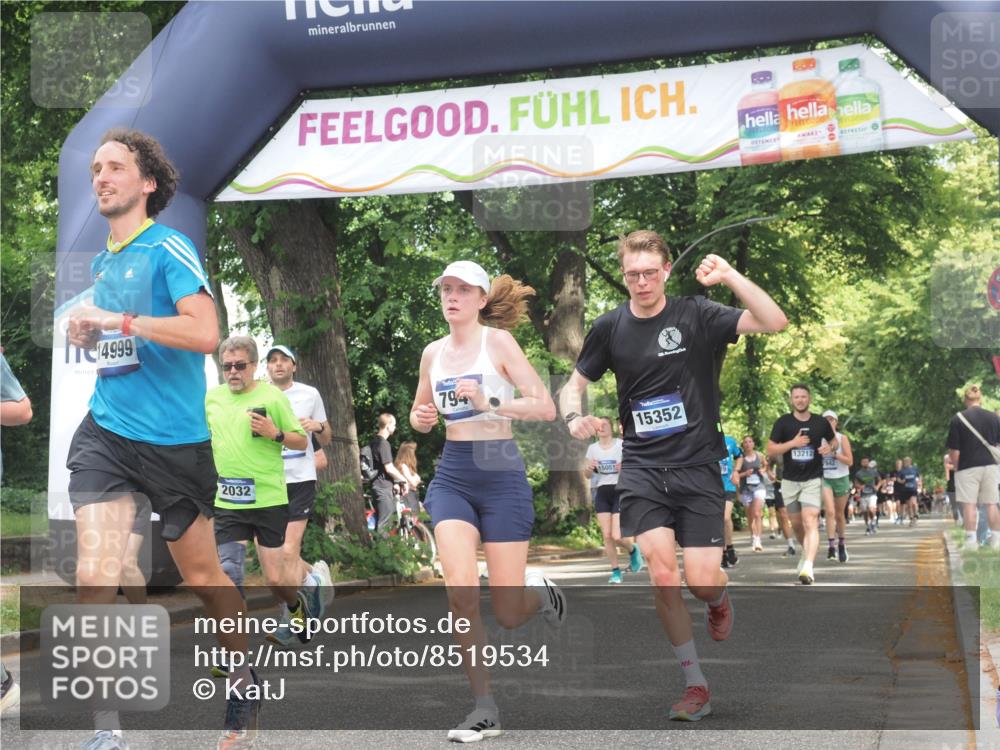 29.06.2025 - hella hamburg halbmarathon KatJ http://msf.ph/oto/8519534 29.06.2025 10:58:56 Zwischen KM18-KM19 2032, 2531, 2961, 6518, 7941, 8274 meine-sportfotos.de