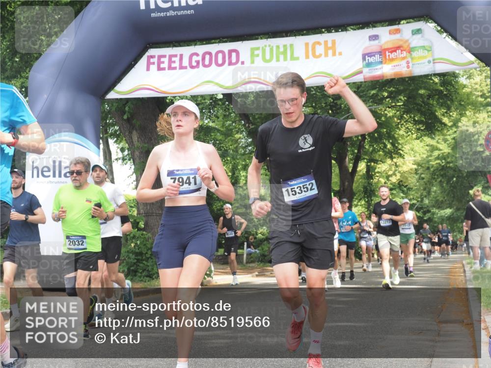 29.06.2025 - hella hamburg halbmarathon KatJ http://msf.ph/oto/8519566 29.06.2025 10:58:56 Zwischen KM18-KM19 2032, 2531, 2961, 6518, 7941, 8274 meine-sportfotos.de