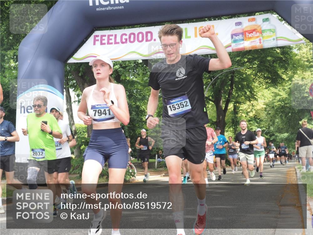 29.06.2025 - hella hamburg halbmarathon KatJ http://msf.ph/oto/8519572 29.06.2025 10:58:56 Zwischen KM18-KM19 2032, 2531, 2961, 6518, 7941, 8274 meine-sportfotos.de