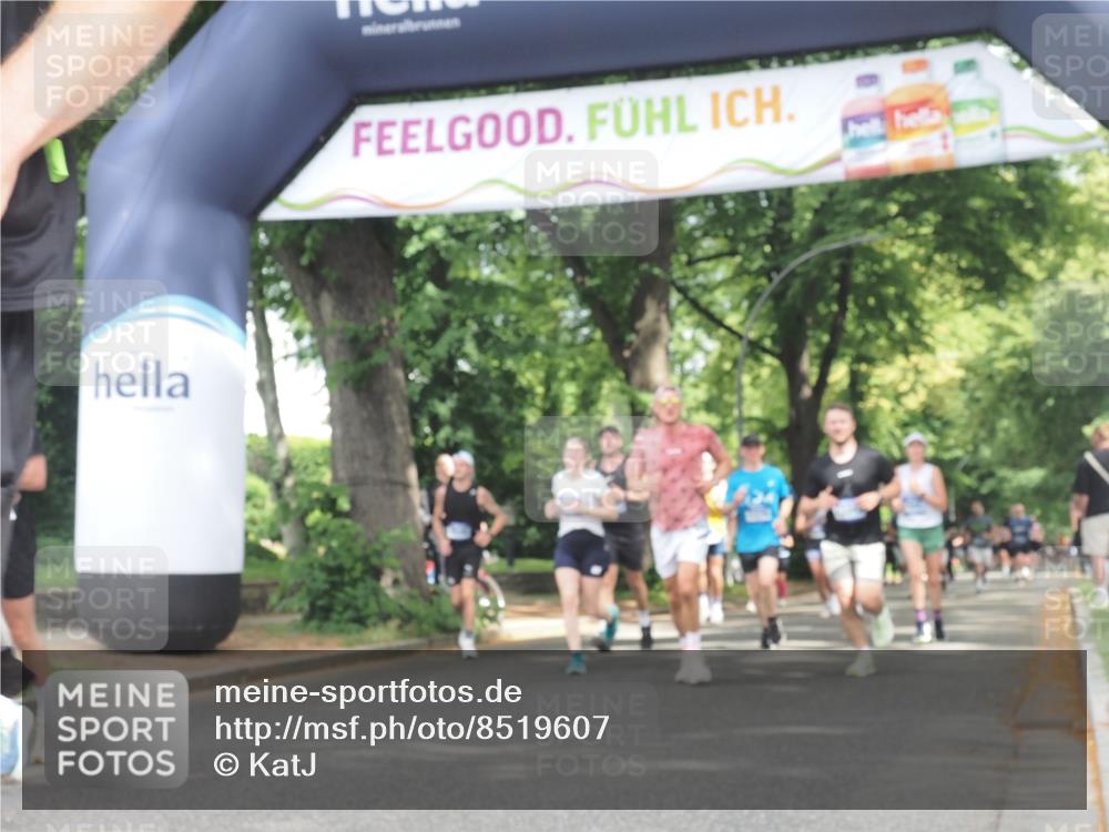 29.06.2025 - hella hamburg halbmarathon KatJ http://msf.ph/oto/8519607 29.06.2025 10:58:57 Zwischen KM18-KM19 2032, 2531, 2961, 6518, 7941, 8274, 8673 meine-sportfotos.de