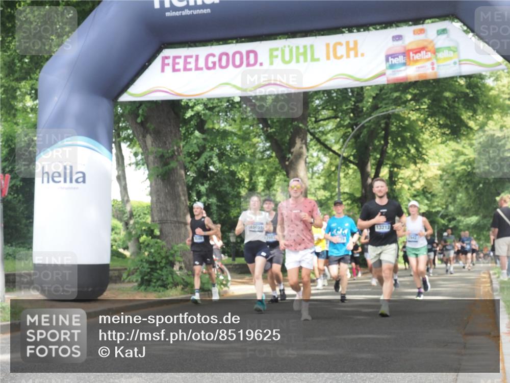 29.06.2025 - hella hamburg halbmarathon KatJ http://msf.ph/oto/8519625 29.06.2025 10:58:58 Zwischen KM18-KM19 1379, 2032, 2531, 2961, 7941, 8274, 8673 meine-sportfotos.de
