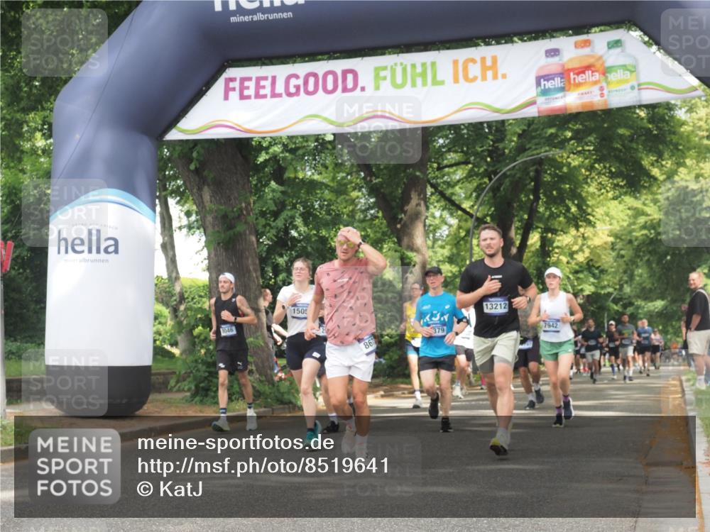 29.06.2025 - hella hamburg halbmarathon KatJ http://msf.ph/oto/8519641 29.06.2025 10:58:58 Zwischen KM18-KM19 1379, 2032, 2531, 2961, 7941, 8274, 8673 meine-sportfotos.de