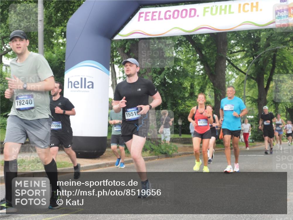 29.06.2025 - hella hamburg halbmarathon KatJ http://msf.ph/oto/8519656 29.06.2025 10:49:20 Zwischen KM18-KM19 1377, 1432, 3625 meine-sportfotos.de