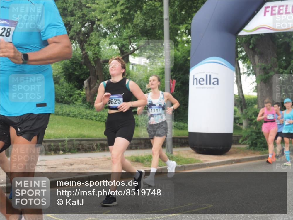 29.06.2025 - hella hamburg halbmarathon KatJ http://msf.ph/oto/8519748 29.06.2025 10:49:23 Zwischen KM18-KM19 1147, 1377, 3625, 5379 meine-sportfotos.de