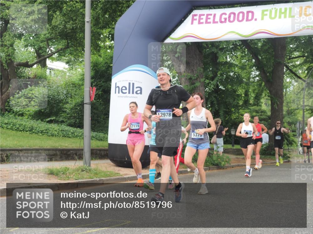 29.06.2025 - hella hamburg halbmarathon KatJ http://msf.ph/oto/8519796 29.06.2025 10:49:24 Zwischen KM18-KM19 1147, 3625, 5058, 5379 meine-sportfotos.de