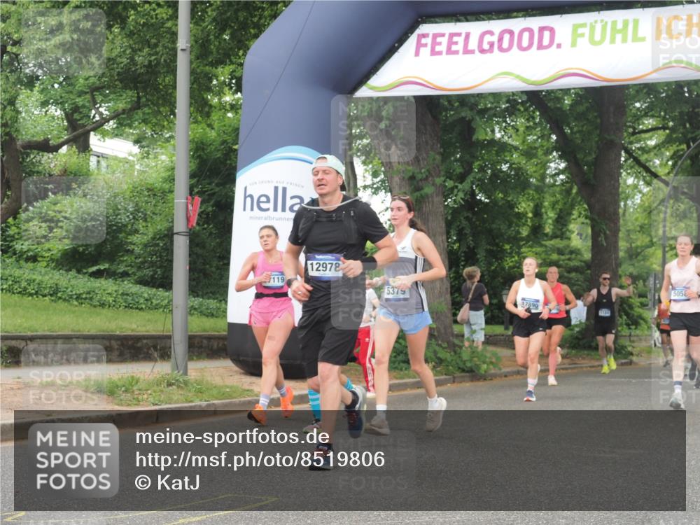 29.06.2025 - hella hamburg halbmarathon KatJ http://msf.ph/oto/8519806 29.06.2025 10:49:25 Zwischen KM18-KM19 1147, 3625, 5058, 5379 meine-sportfotos.de