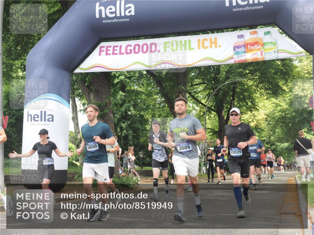29.06.2025 - hella hamburg halbmarathon KatJ http://msf.ph/oto/8519949 29.06.2025 10:59:07 Zwischen KM18-KM19 2835, 2987, 3218, 3507, 3509, 4228, 5271, 5800, 7942, 8046 meine-sportfotos.de