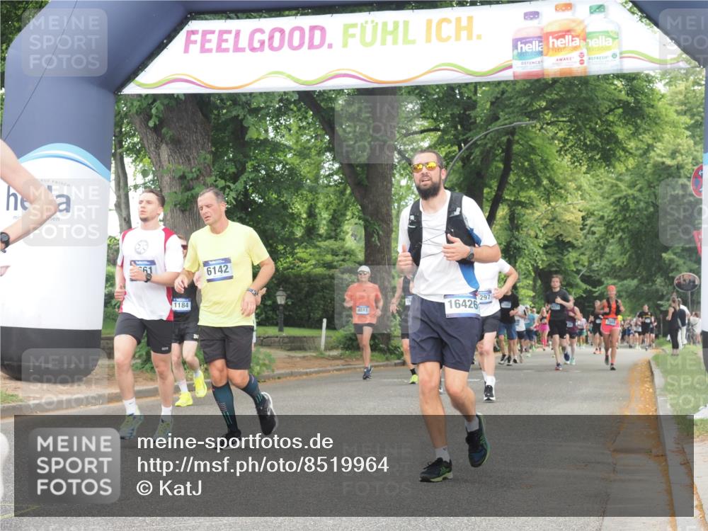 29.06.2025 - hella hamburg halbmarathon KatJ http://msf.ph/oto/8519964 29.06.2025 10:49:28 Zwischen KM18-KM19 1147, 1184, 2661, 3625, 5058, 5379, 6142 meine-sportfotos.de