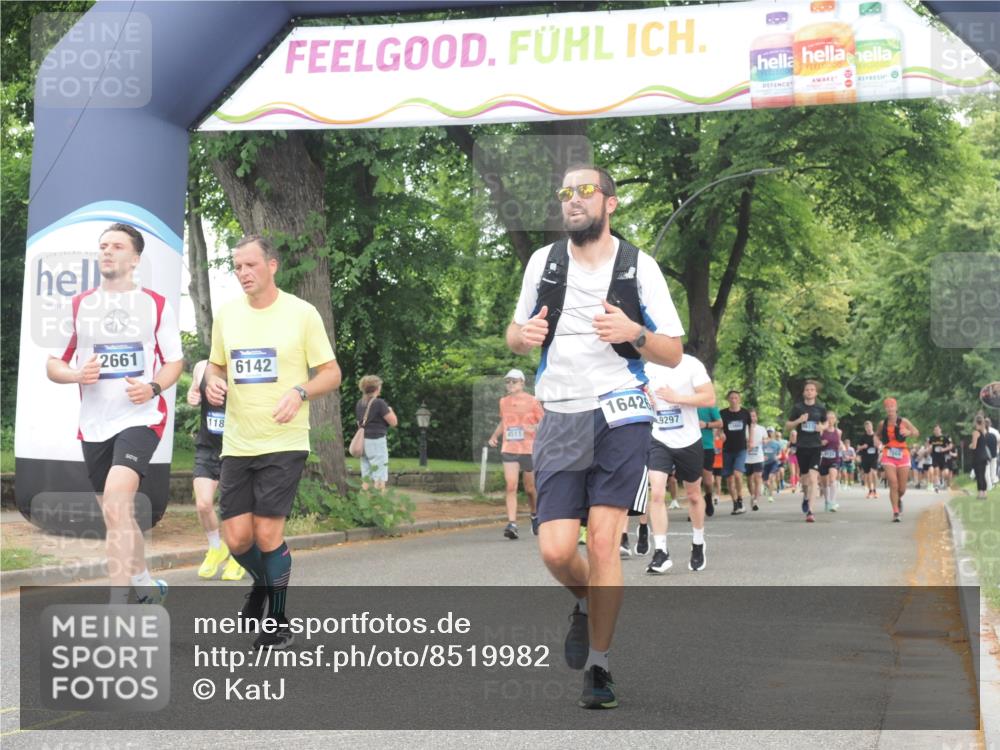 29.06.2025 - hella hamburg halbmarathon KatJ http://msf.ph/oto/8519982 29.06.2025 10:49:28 Zwischen KM18-KM19 1147, 1184, 2661, 3625, 5058, 5379, 6142 meine-sportfotos.de