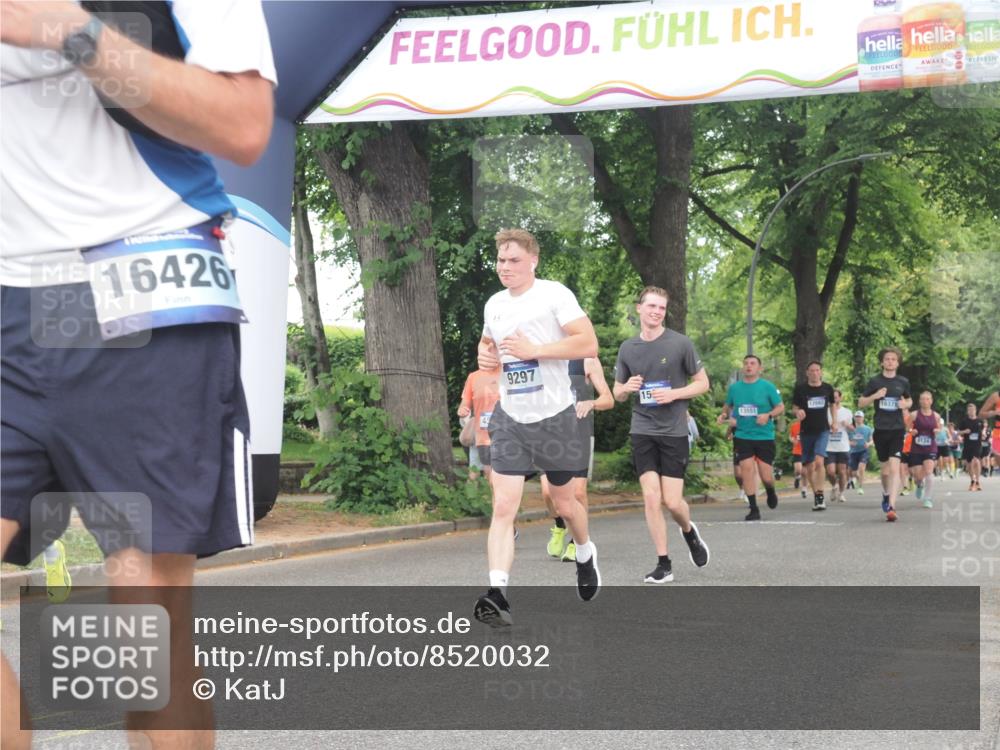 29.06.2025 - hella hamburg halbmarathon KatJ http://msf.ph/oto/8520032 29.06.2025 10:49:30 Zwischen KM18-KM19 1184, 2661, 4511, 5058, 5379, 6142 meine-sportfotos.de