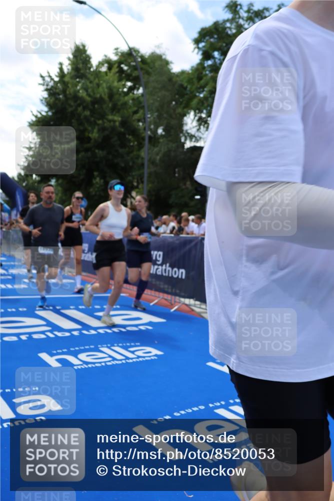 29.06.2025 - hella hamburg halbmarathon Strokosch-Dieckow http://msf.ph/oto/8520053 29.06.2025 11:46:26 Ziel 1478, 1586, 2313, 2537, 2792, 2805, 4092, 5224, 5240, 5549, 5654, 7124, 7240, 7872, 8065, 8107, 10202, 10888, 11175, 11923, 12343, 14170, 14181, 14473, 16974, 17139, 17170, 17541, 17868, 18332, 18588, 18934, 18935, 18946, 19062, 19087 meine-sportfotos.de