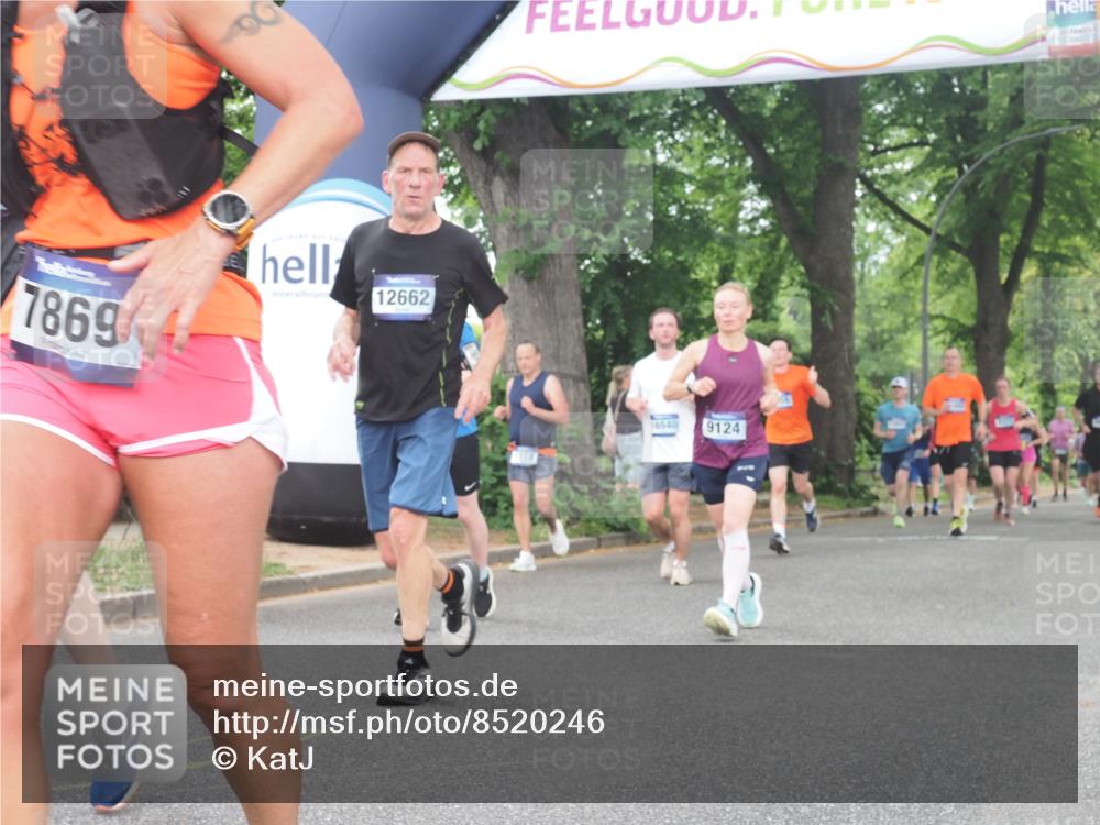 29.06.2025 - hella hamburg halbmarathon KatJ http://msf.ph/oto/8520246 29.06.2025 10:49:36 Zwischen KM18-KM19 1114, 1184, 1940, 4511, 4859, 7869 meine-sportfotos.de