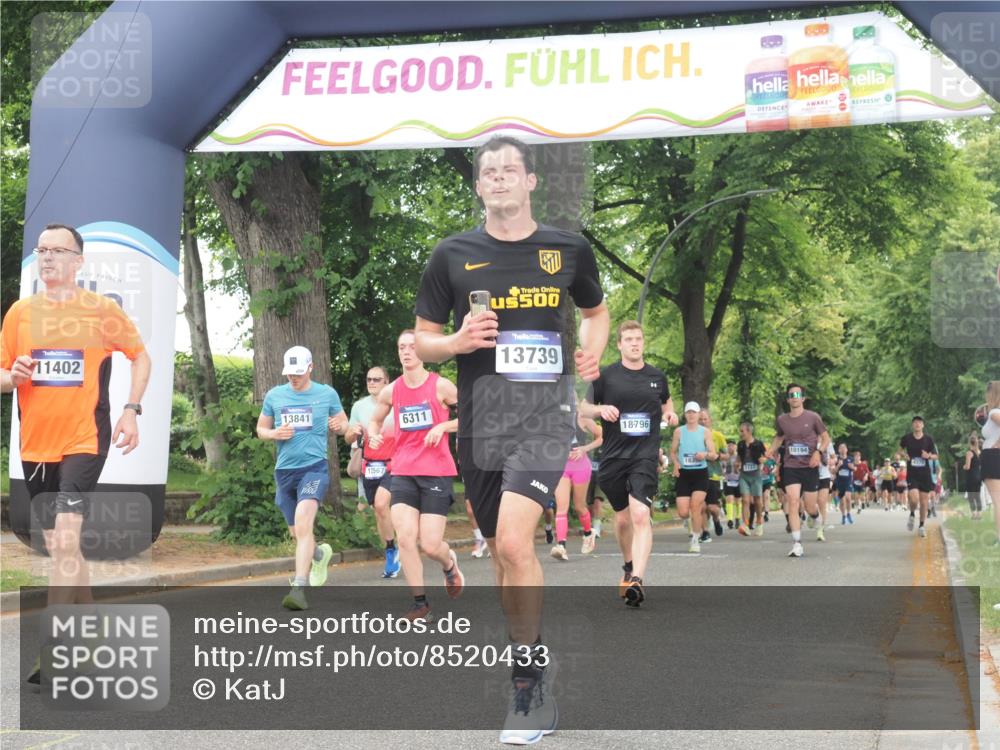 29.06.2025 - hella hamburg halbmarathon KatJ http://msf.ph/oto/8520433 29.06.2025 10:49:41 Zwischen KM18-KM19 1114, 1940, 4859, 6311 meine-sportfotos.de
