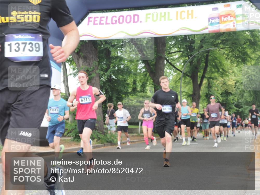 29.06.2025 - hella hamburg halbmarathon KatJ http://msf.ph/oto/8520472 29.06.2025 10:49:42 Zwischen KM18-KM19 1114, 1940, 4859, 6311 meine-sportfotos.de