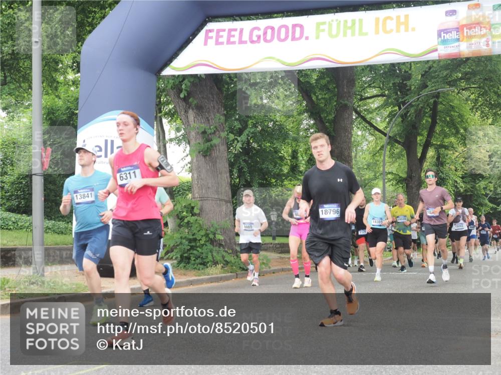 29.06.2025 - hella hamburg halbmarathon KatJ http://msf.ph/oto/8520501 29.06.2025 10:49:42 Zwischen KM18-KM19 1114, 1940, 4859, 6311 meine-sportfotos.de