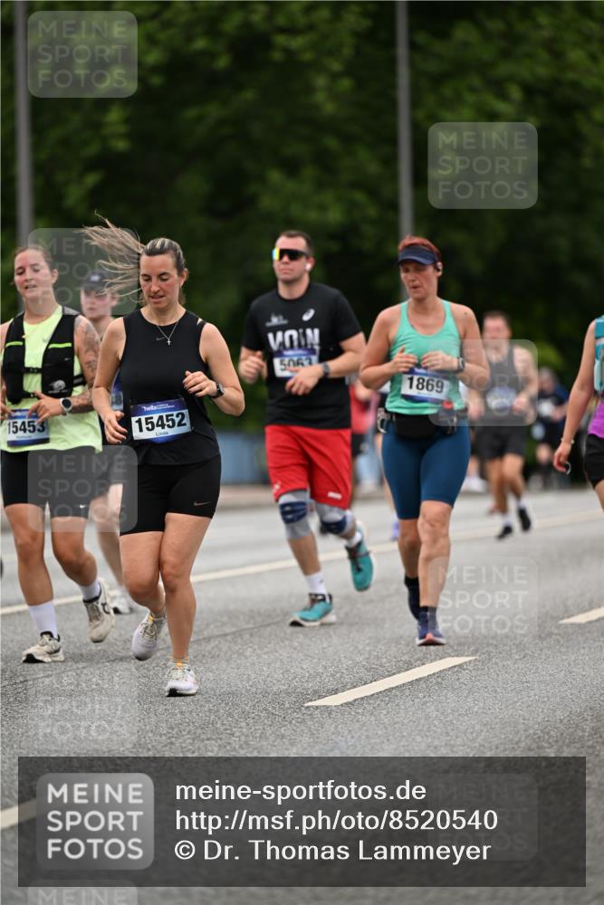 29.06.2025 - hella hamburg halbmarathon Dr. Thomas Lammeyer http://msf.ph/oto/8520540 29.06.2025 10:33:47 Kennedybrücke 1192, 1694, 1869, 2699, 3311, 3613, 4362, 4395, 4700, 4982, 5063, 5249, 5250, 5322, 7449, 8388, 8560, 10068, 10162, 11376 meine-sportfotos.de