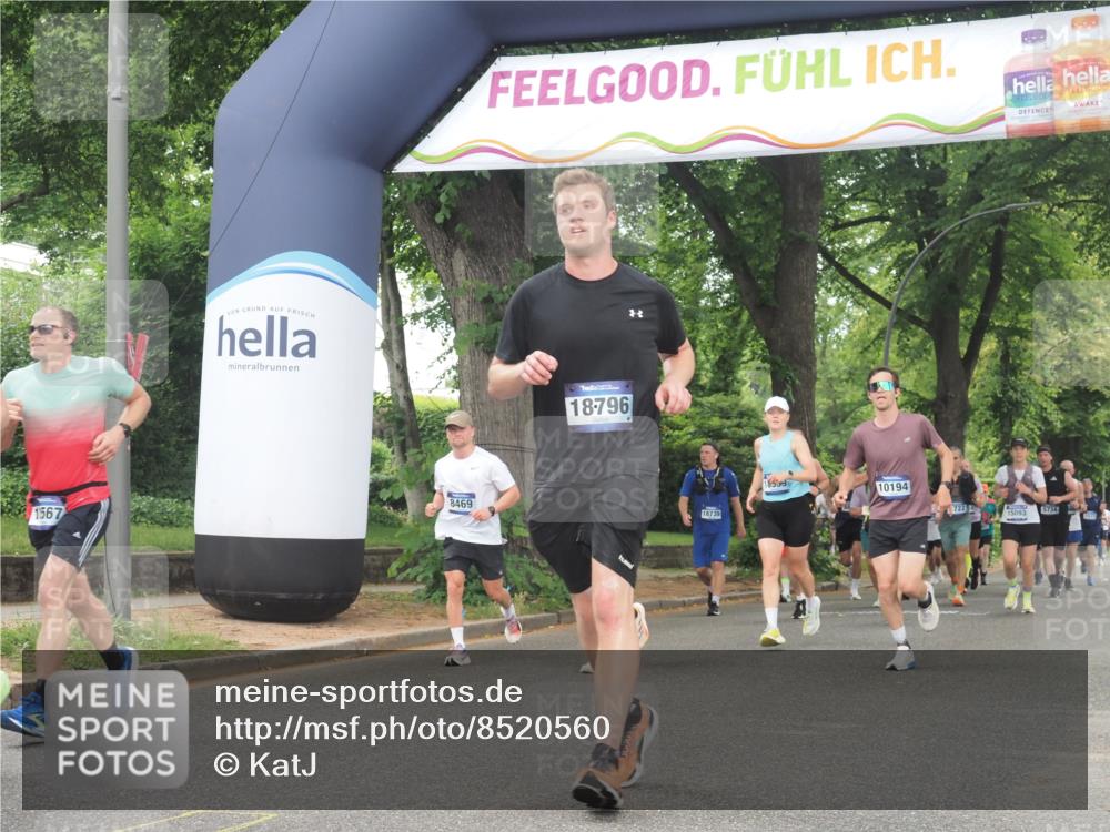 29.06.2025 - hella hamburg halbmarathon KatJ http://msf.ph/oto/8520560 29.06.2025 10:49:43 Zwischen KM18-KM19 1114, 1940, 4859, 6311, 8469 meine-sportfotos.de