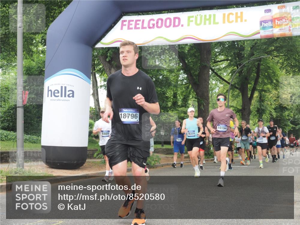 29.06.2025 - hella hamburg halbmarathon KatJ http://msf.ph/oto/8520580 29.06.2025 10:49:43 Zwischen KM18-KM19 1114, 1940, 4859, 6311, 8469 meine-sportfotos.de