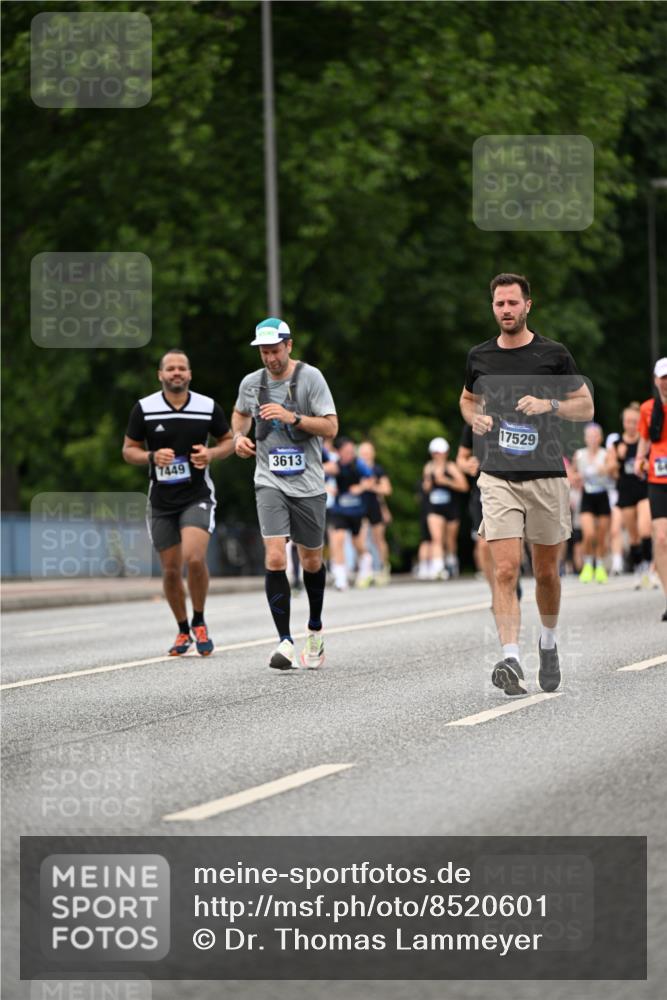 29.06.2025 - hella hamburg halbmarathon Dr. Thomas Lammeyer http://msf.ph/oto/8520601 29.06.2025 10:33:54 Kennedybrücke 1192, 1661, 1694, 1869, 2699, 3613, 4580, 4700, 4982, 5063, 5249, 5250, 5322, 6418, 6598, 7449, 8388, 10068, 10162, 10641, 11376 meine-sportfotos.de
